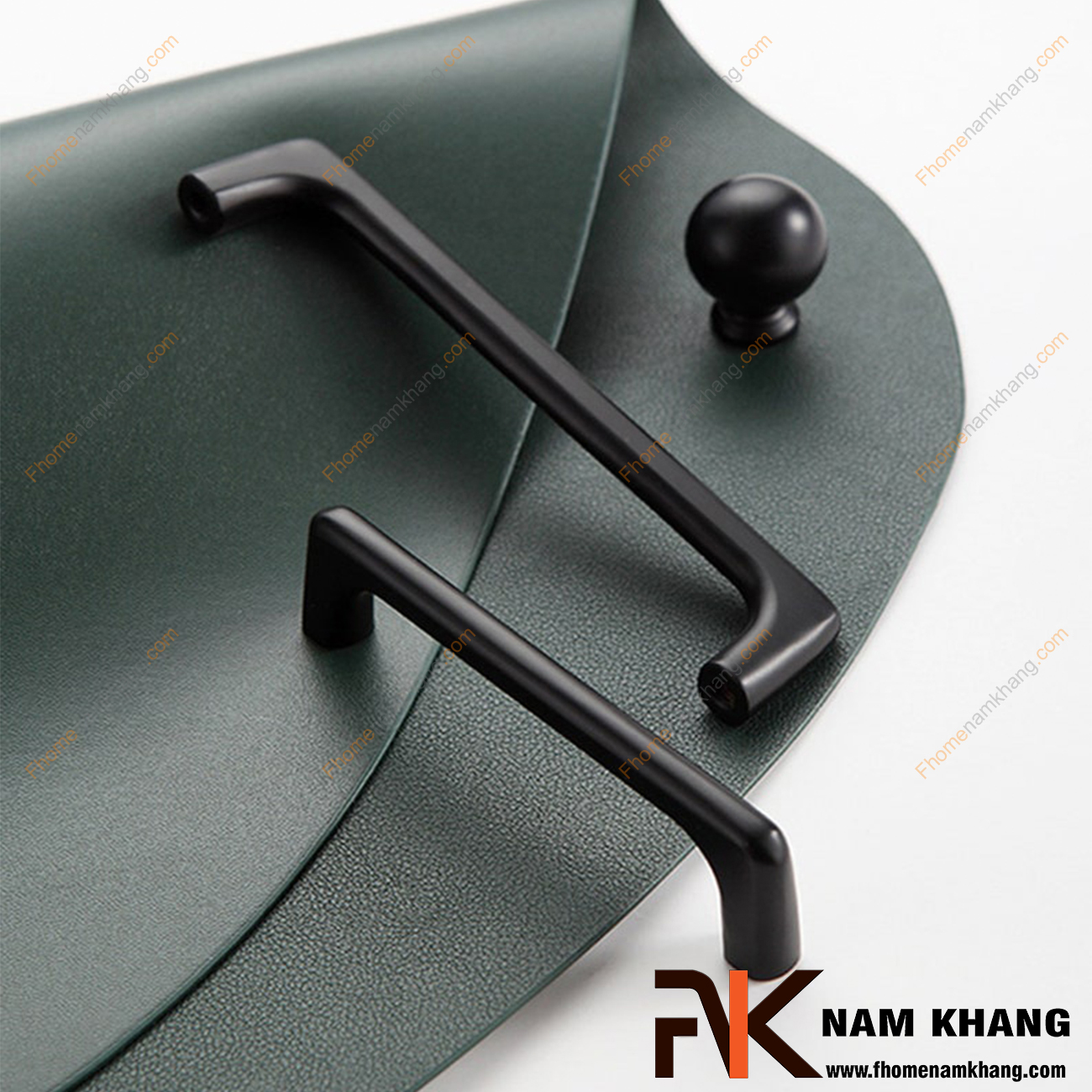 Tay nắm tủ dạng thanh tròn màu đen mờ NK211-D là dòng tay nắm tủ mang phong cách nhỏ gọn, tiện dụng dạng thanh tròn bằng vật liệu hợp kim cao cấp.
