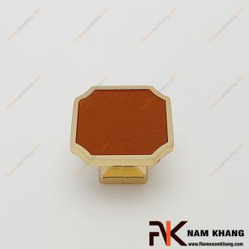 Núm cửa tủ vuông phối da màu vàng nâu NK445-VN