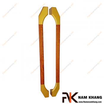 Tay nắm cửa chính bằng inox màu vàng mờ phối gỗ đỏ NKC023L-GD