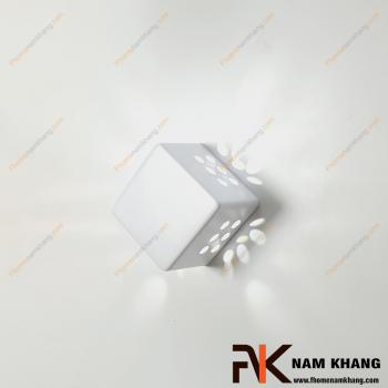 Núm cửa tủ phối đèn led dạng vuông màu trắng NK494VL-TTR