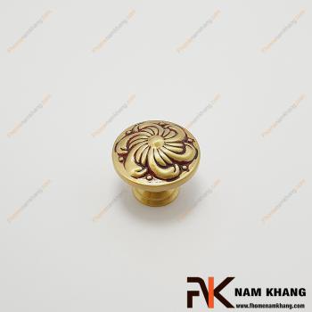 Núm nắm cửa tủ bằng đồng dạng tròn bố trí hoa văn cổ điển NK042D-RC