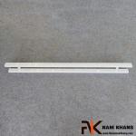 Tay nắm cửa chính thanh vuông dạng trơn màu trắng sứ NK900L-150T304