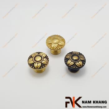Núm mở cửa tủ hoa đồng cổ điển NK250D