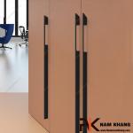 Tay nắm tủ dạng thanh dài màu đen NK156-D