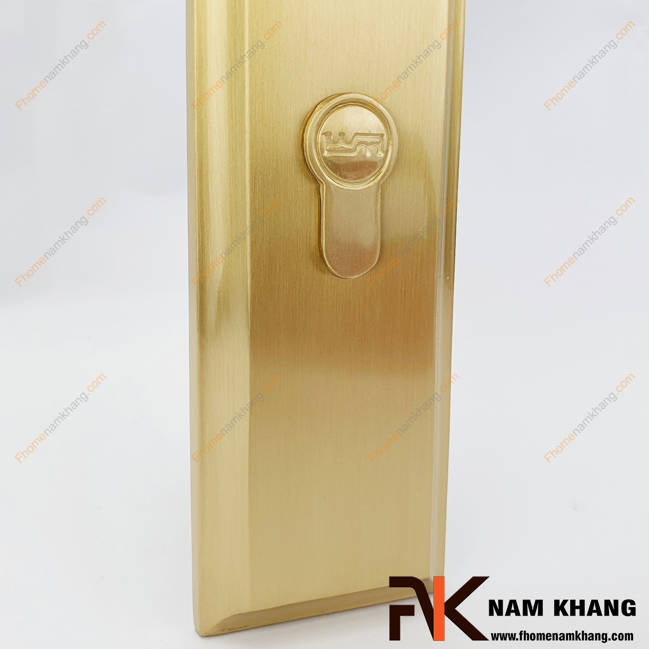 Nắp đậy củ khóa NK261CC-NCDV là phụ kiện được sử dụng để che đi phần lỗ củ khóa trên ốp khóa