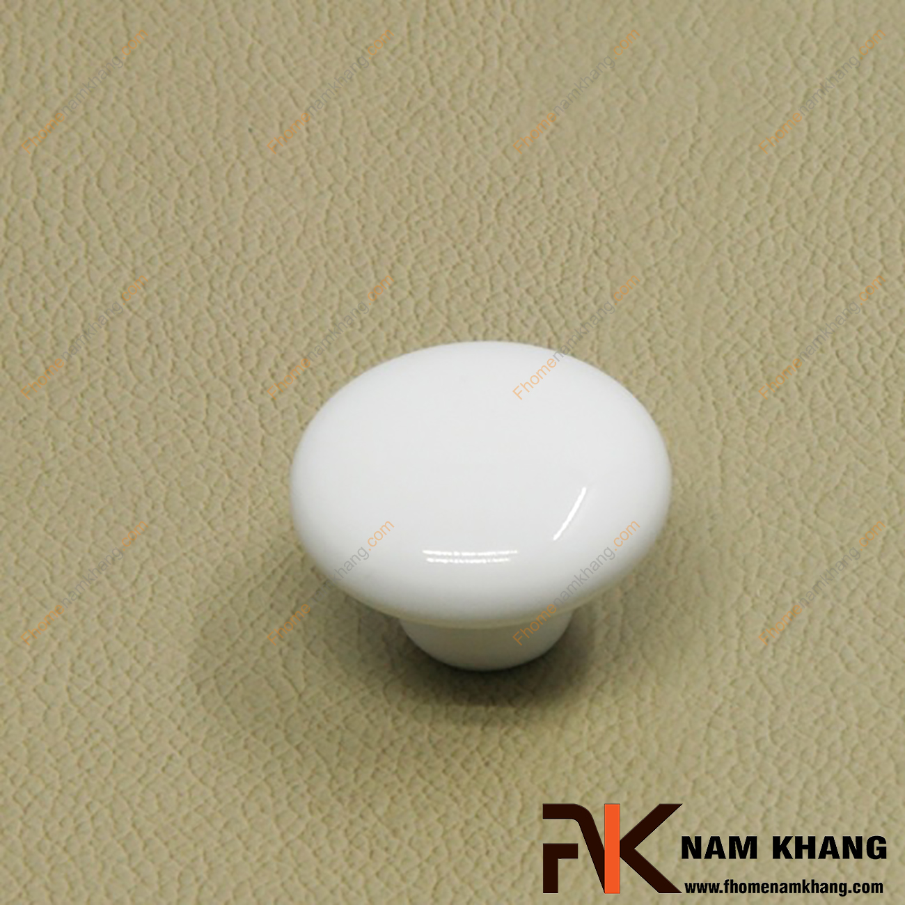 Núm cửa tủ sứ trắng NK044-ST có độ bền cao và được gia công cẩn thận từ sứ cao cấp mang lại thẫm mỹ cao.