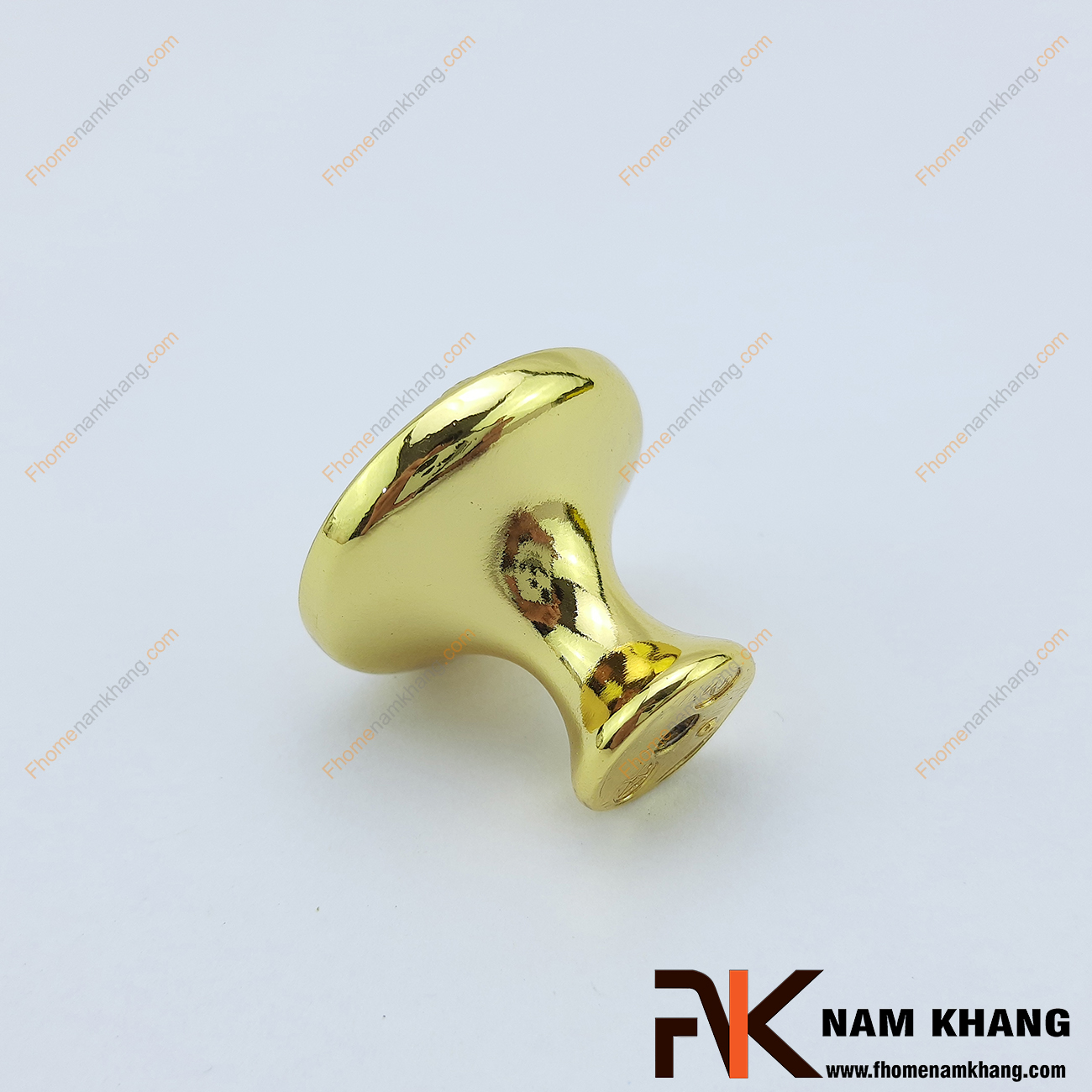 Núm nắm tủ lá nho mạ vàng NK070-V được gia công từ hợp kim mạ vàng bóng nên có độ bền cao và màu vàng bóng của nó còn thể hiện cho tài lộc, cho sự phát đạt và thể hiện một đẳng cấp sang trọng cao cấp.