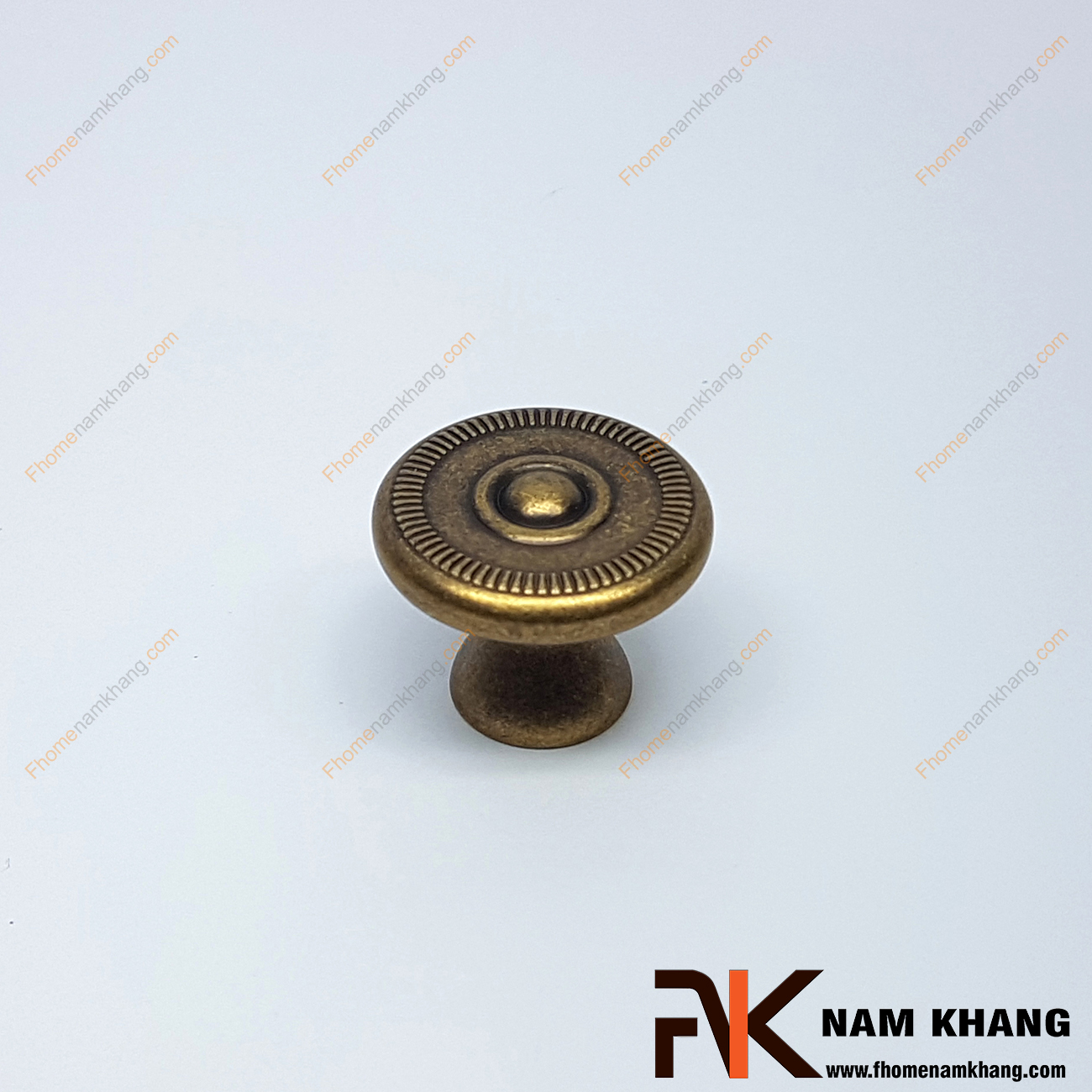 Núm nắm tủ màu cafe NK330-C được gia công từ hợp kim mạ màu đồng cổ nên có độ bền cao và màu mạ đặc biệt của nó còn  thể hiện một đẳng cấp sang trọng cao cấp.