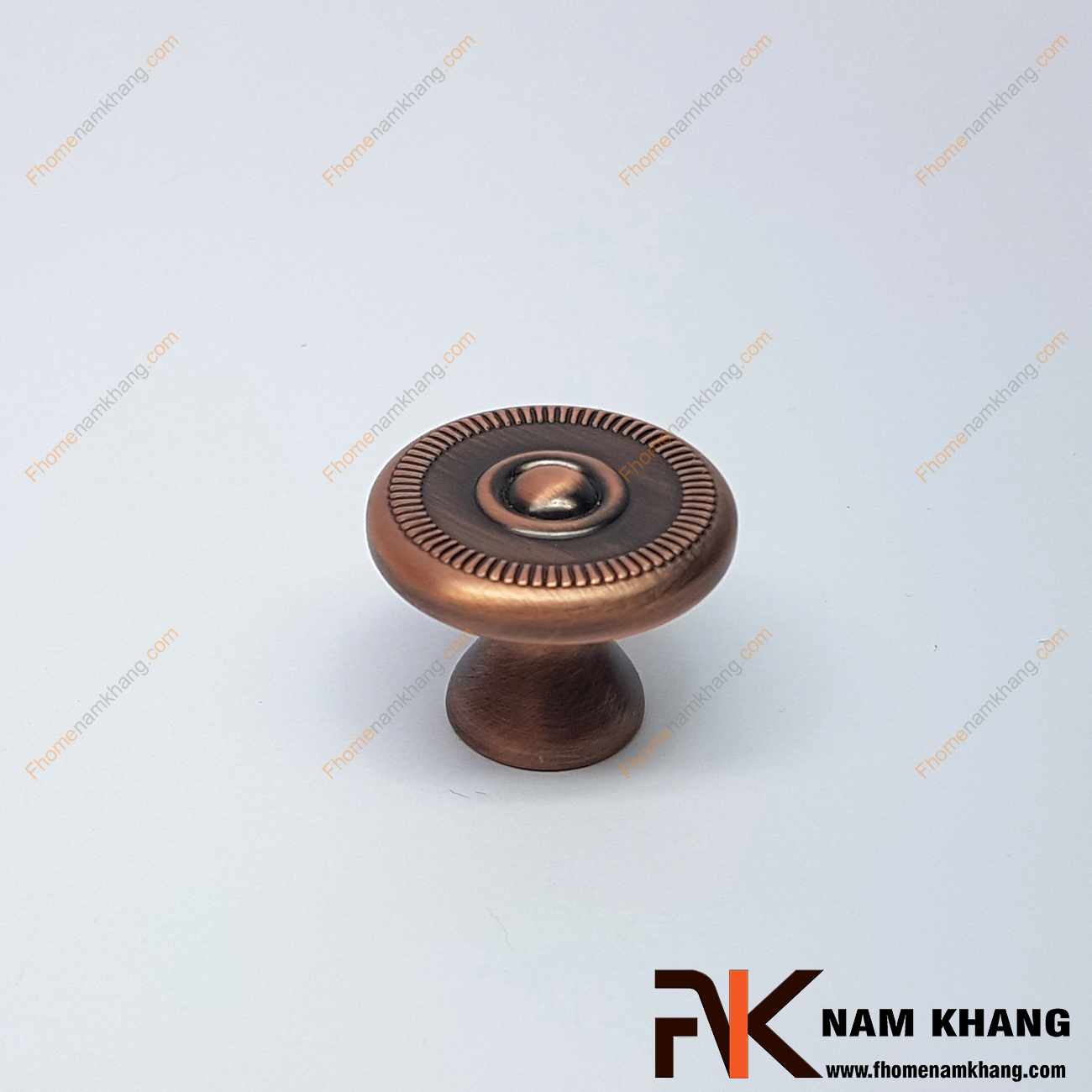 Núm nắm tủ màu cafe NK330-CF được gia công từ hợp kim mạ màu cafe nên có độ bền cao và màu mạ đặc biệt của nó còn thể hiện một đẳng cấp sang trọng cao cấp. 