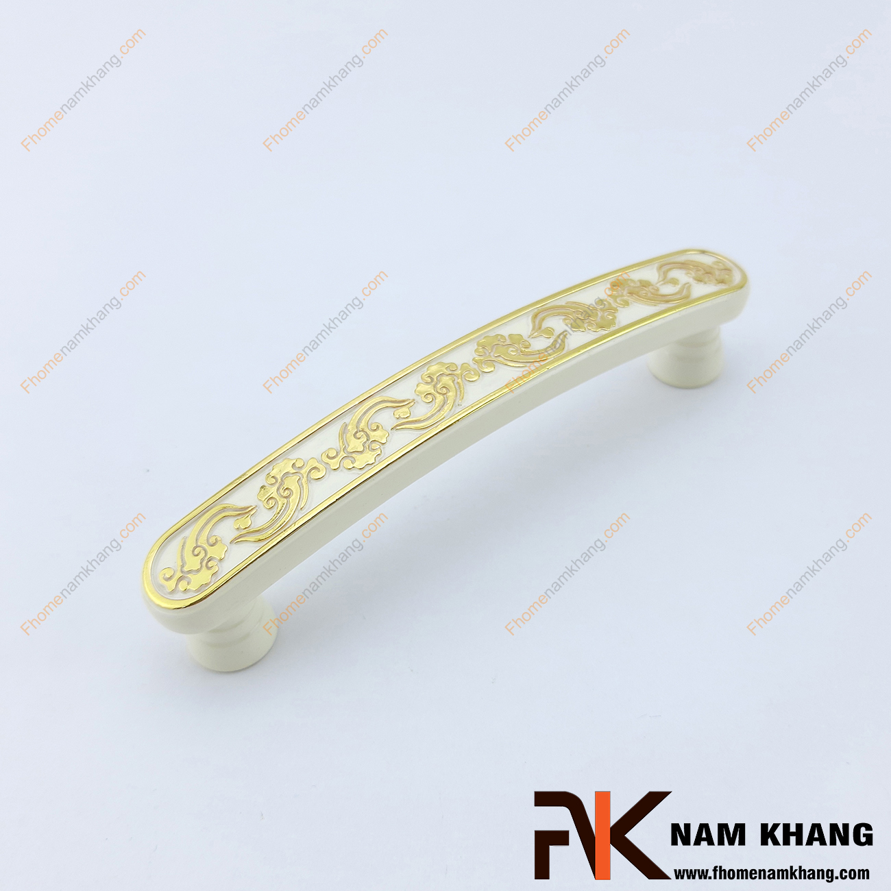 Tay nắm tủ màu trắng viền vàng NK257-T, một sản phẩm tay nắm thương hiệu có chất lượng được đảm bảo tốt nhất. 