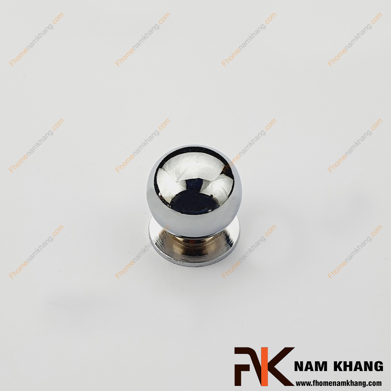 Núm cửa tủ màu inox NK175N-B có độ bền cao, chịu được lực kéo tốt và cho cảm giác cầm nắm cực kỳ thoải mái.