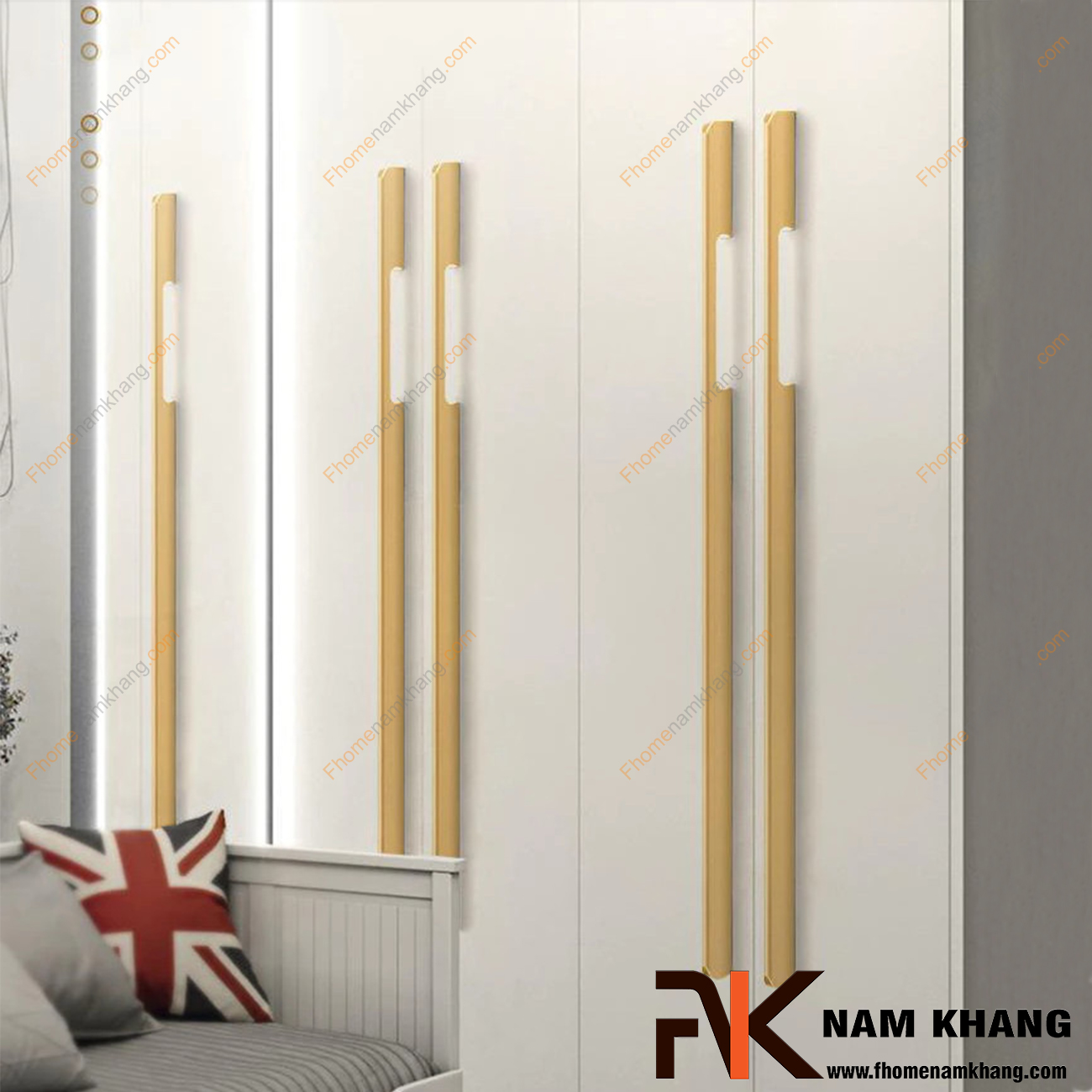 Tay nắm tủ quần áo là phụ kiện nội thất được sử dụng nhiều trong những thiết kế nội thất hiện nay, với mức đầu tư thấp so với những hạng mục nội thất khác nhưng lại đóng vai trò quan trọng trên nhiều phong cách tủ kệ.