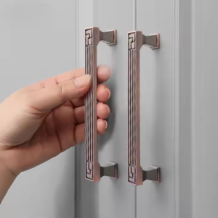 Tay nắm tủ cổ điển