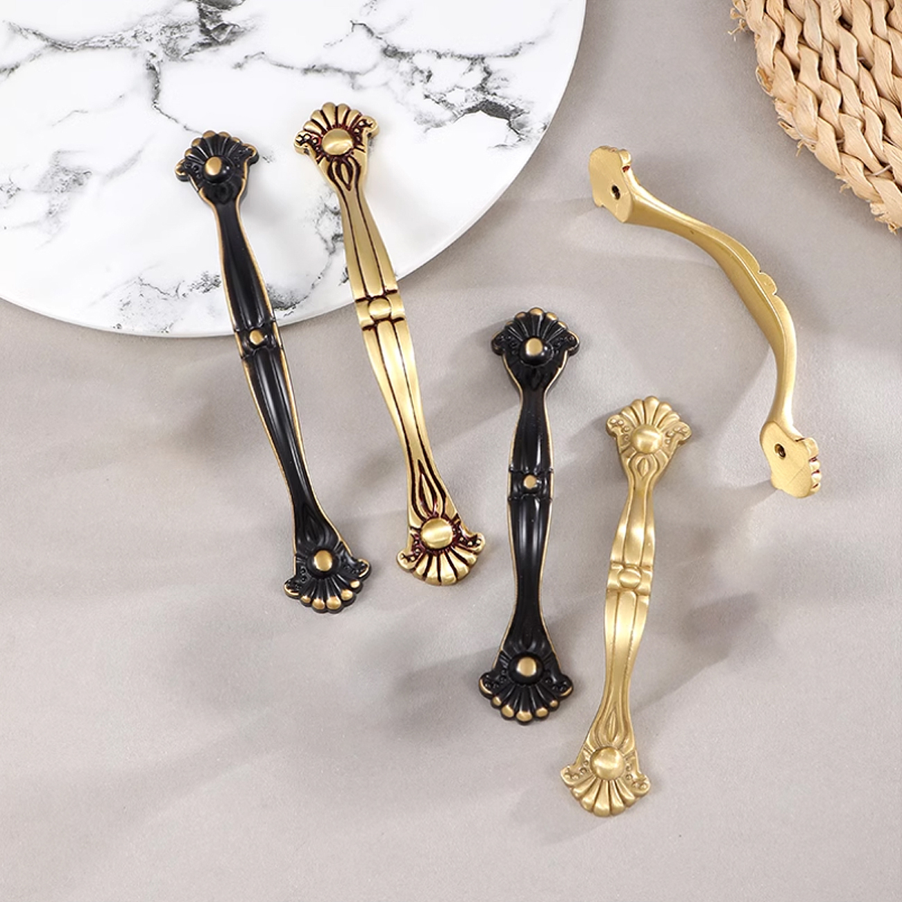 Tay nắm tủ cổ điển NK149D