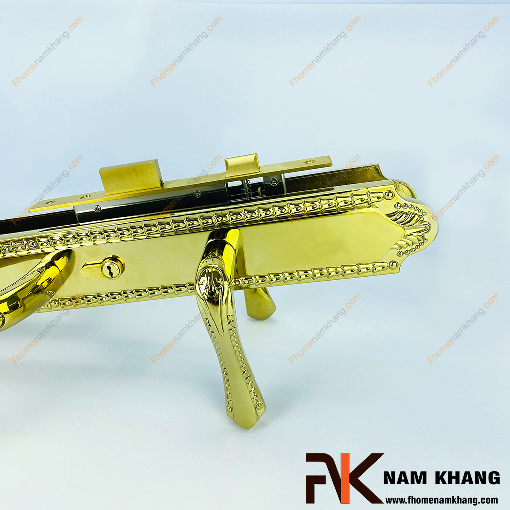 Khóa cửa NK351XL- PVD màu vàng tinh tế, được sản xuất từ chất liệu đồng cao cấp, thiết kế đẹp, với tính bảo mật và độ bền cực cao. Giúp cho quá trình sự dụng khóa lâu dài và tránh hỏng hóc.