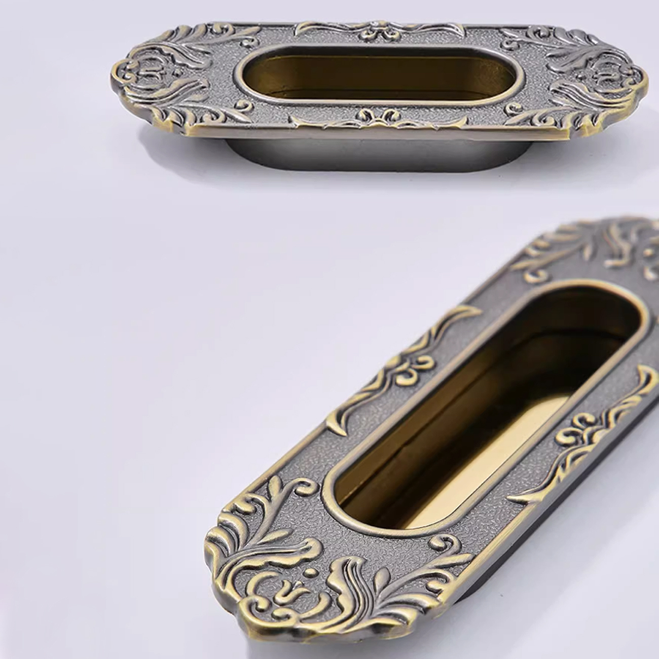 Tay nắm âm tủ có thể được sử dụng cho nhiều loại cánh tủ khác nhau, từ gỗ, laminate, acrylic đến MDF. Điều này giúp bạn dễ dàng lựa chọn tay nắm âm phù hợp với phong cách thiết kế của không gian nội thất.