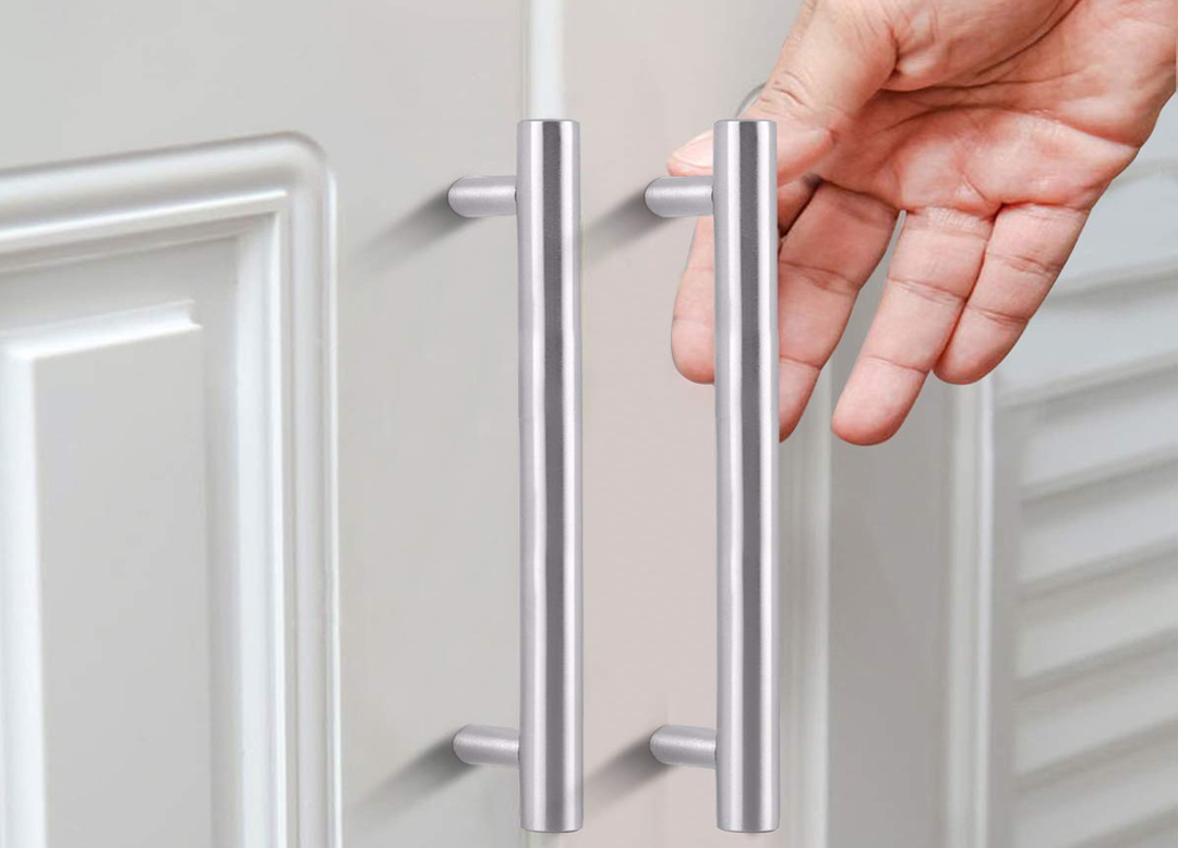 Bạn đang tìm kiếm chiếc chìa khóa hoàn hảo để mở ra không gian sống hiện đại và sang trọng? Tay nắm tủ, dù là chi tiết nhỏ bé, lại đóng vai trò quan trọng trong việc tạo nên một không gian sống hoàn hảo.