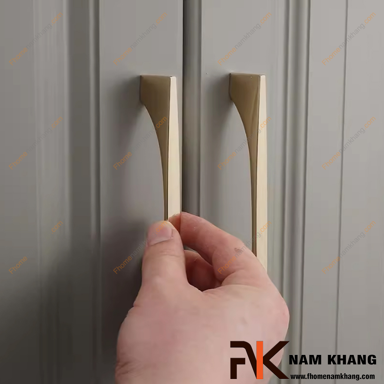 Tay nắm tủ