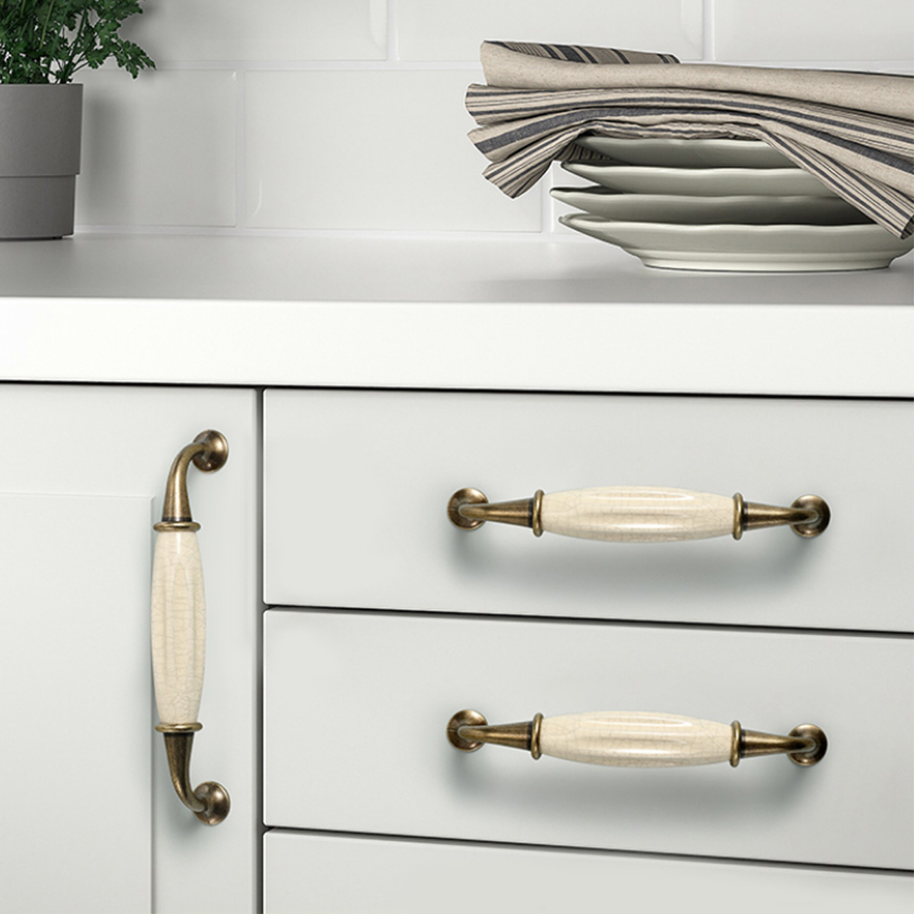 Tay nắm tủ sứ cao cấp NK316