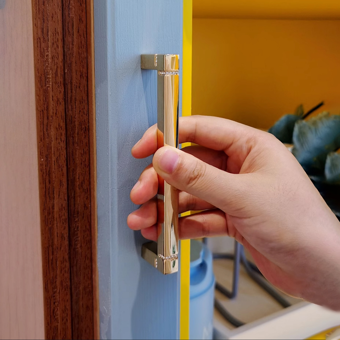 Tay nắm tủ đính đá pha lê cao cấp NK439V