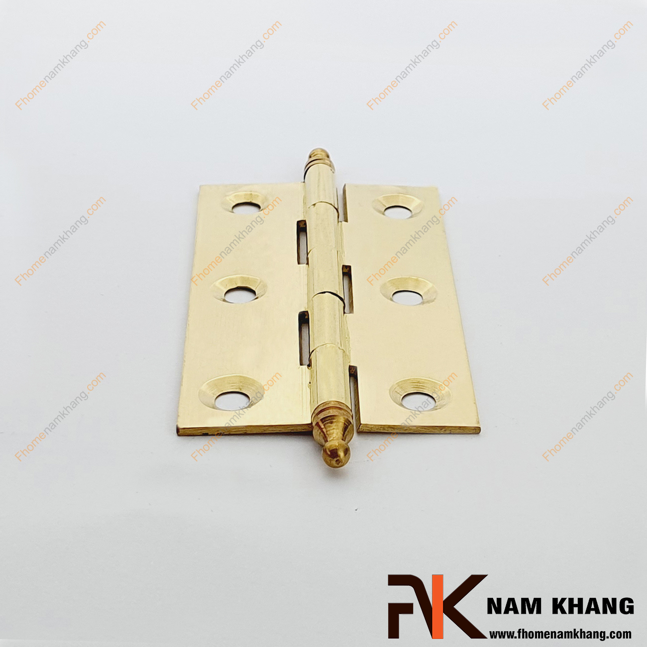Bản lề tủ dạng trơn màu đồng vàng NK471M-8FDO được sản xuất từ đồng cao cấp, size nhỏ chuyên dùng cho các dạng tủ kệ nhỏ, cánh cửa tủ, cánh hộp gỗ, cánh thùng gỗ và hộp quà tặng.