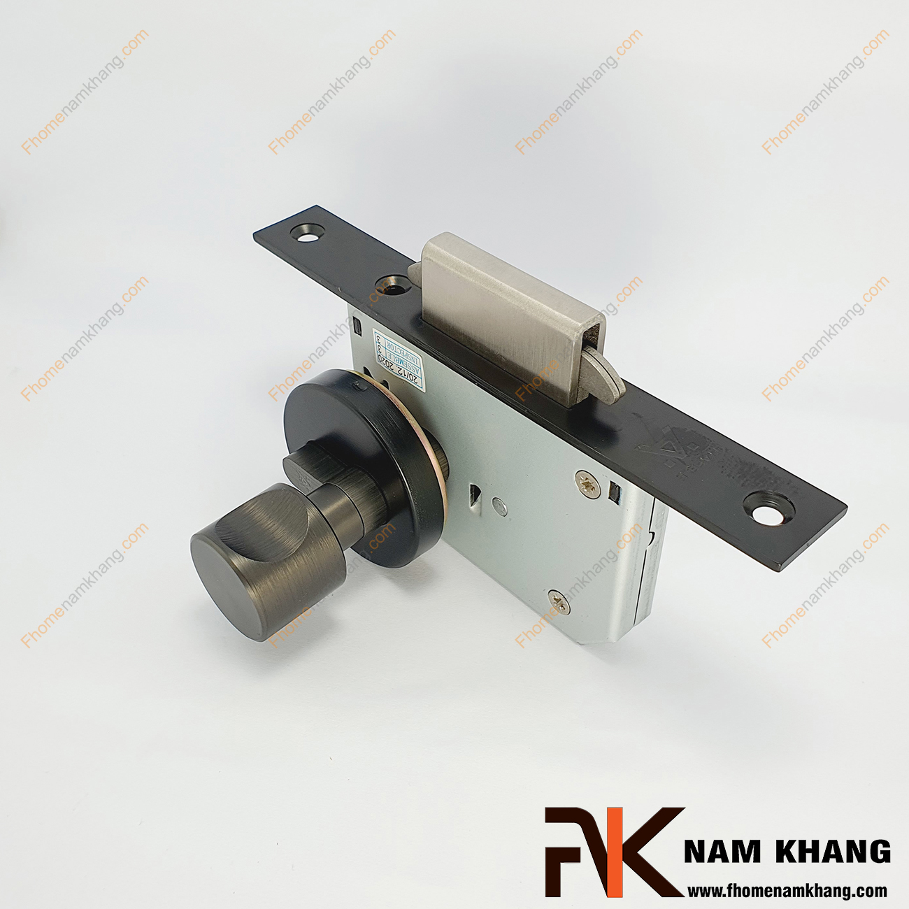 Khóa âm cửa lùa màu đen mờ NK556-D là dòng khóa thông dụng và được ưa chuộng sử dụng tại thị trường Việt Nam.  Nhờ tính chất gọn nhẹ, linh hoạt, dễ lắp đặt và sử dụng, lại mang yếu tố thẫm mĩ cao