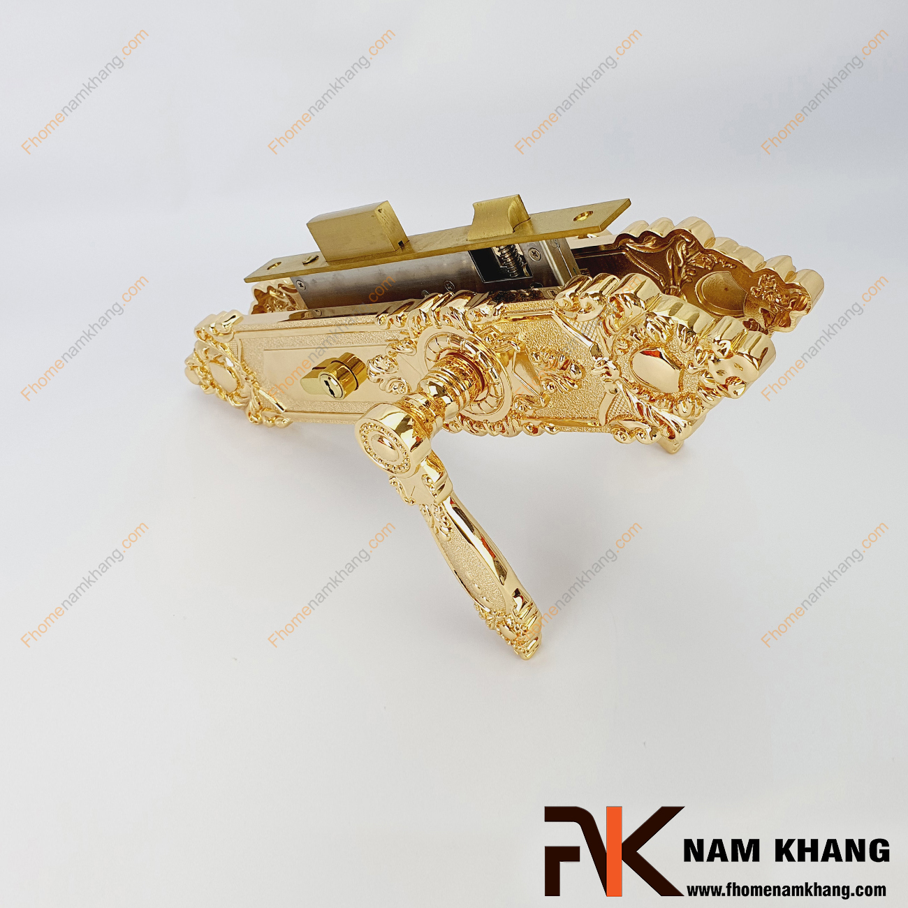 Khóa cửa chính cổ điển màu đồng vàng NK186L-24K là bộ sản phẩm khóa loại lớn chuyên dùng cho các dạng cửa sảnh, cửa chính, cửa 2 cánh, 4 cánh,...