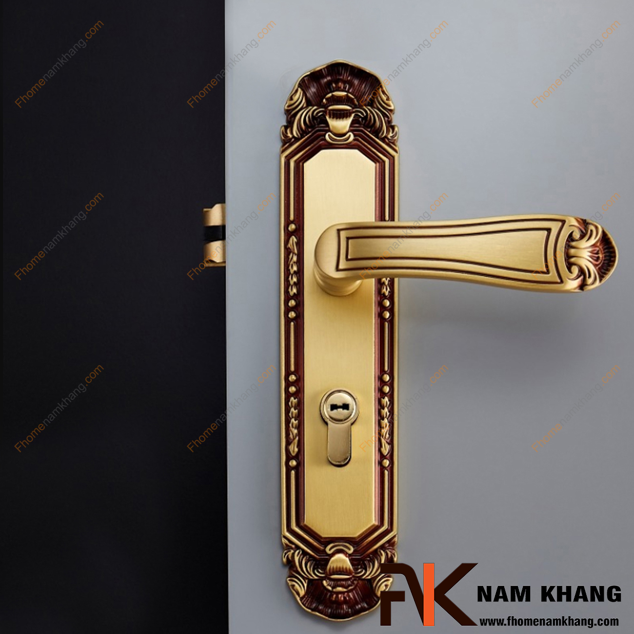 Khóa cửa chính cổ điển bằng đồng cao cấp NK348L-RC được sản xuất từ chất liệu cao cấp, có kích thước lớn chuyên dùng cho cửa chính lớn, cao cấp, cửa 2 hoặc 4 cánh,...