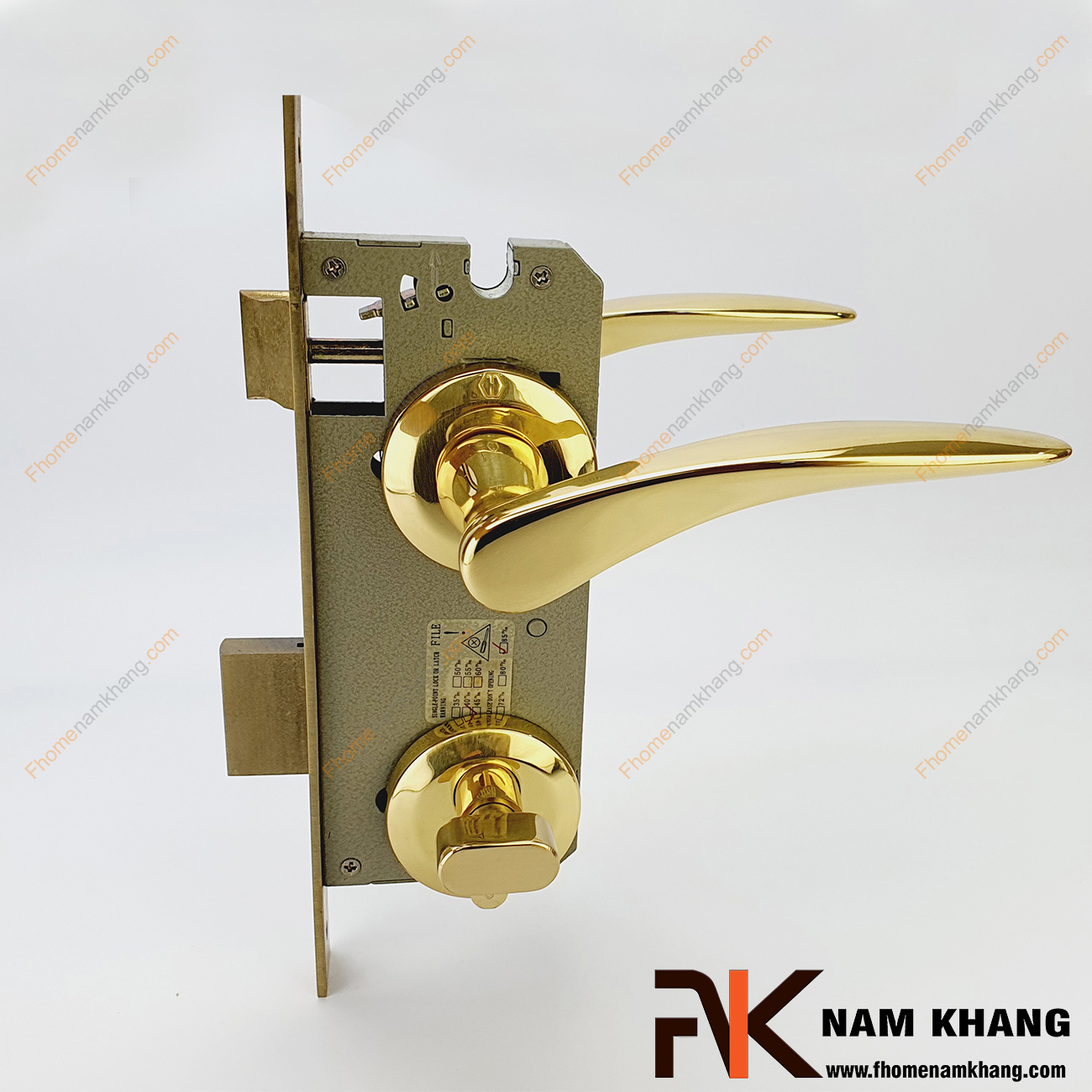 Khóa cửa phân thể bằng đồng cao cấp màu vàng bóng NK550-24K có thiết kế phần ốp khóa và tay gạt riêng biệt, nhỏ gọn và tạo được sự nổi bật độc đáo.