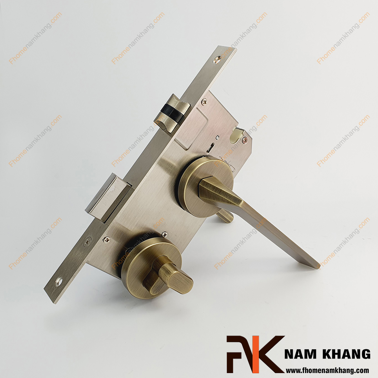 Khóa cửa phân thể dạng trơn màu đồng rêu xước NK570-RX được sản xuất từ hợp kim cao cấp. Dòng khóa này có thiết kế phần ốp khóa và tay gạt riêng biệt, khá nhỏ gọn.
