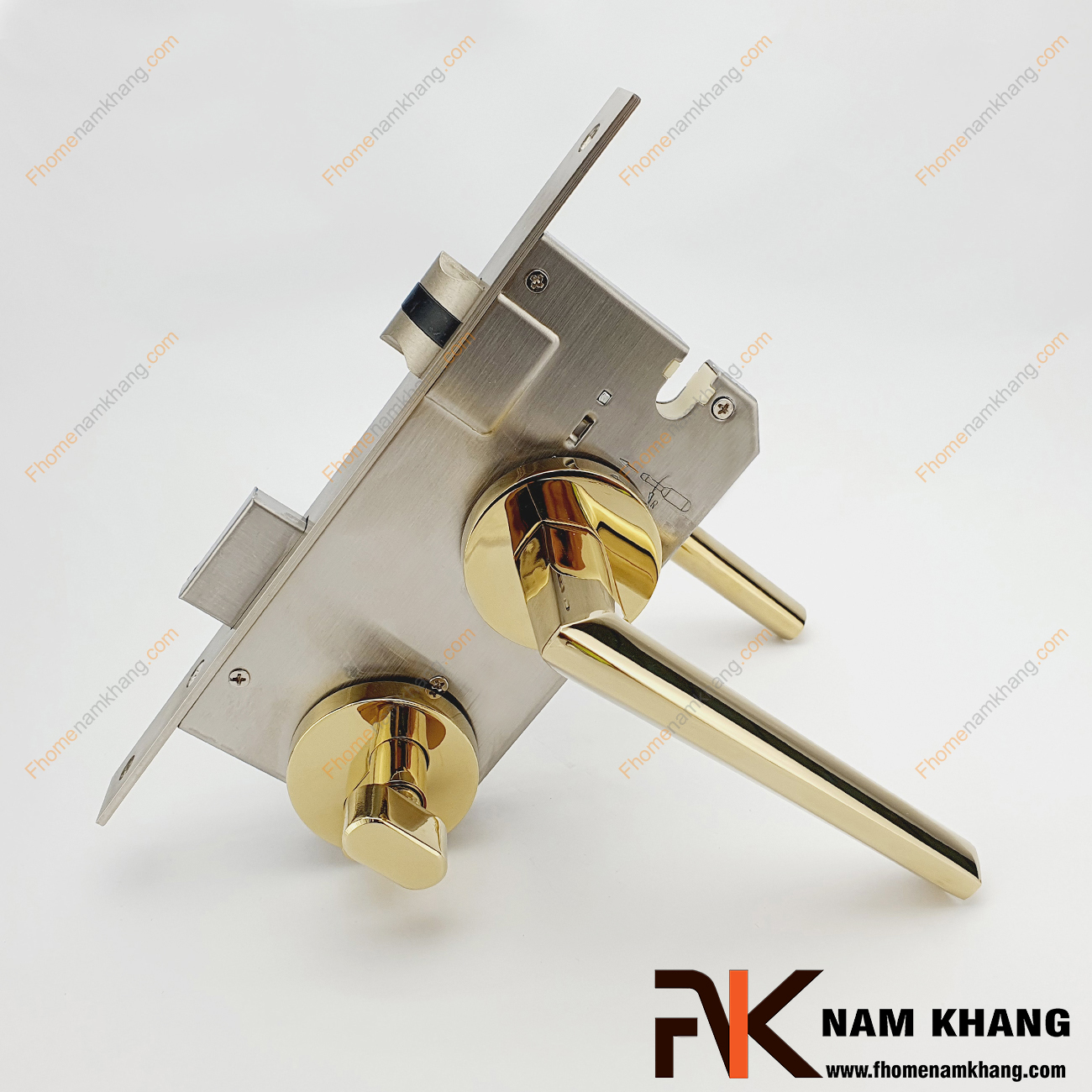 Khóa cửa phân thể hợp kim màu vàng bóng NK573-PVD có thiết kế nhỏ gọn, đơn giản nhưng đầy tinh tế. Dòng khóa này có thiết kế ốp khóa và tay gạt riêng biệt, tạo được sự độc đáo.