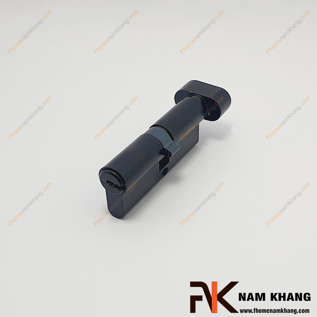 Củ khóa cửa thông phòng chất liệu hợp kim màu đen mờ NK261TPHK-7DM là dạng phụ kiện rời được sử dụng để lắp đặt hoặc thay thế củ khóa cửa bị lỗi của các bộ khóa cửa phân thể và các dạng cửa phòng.