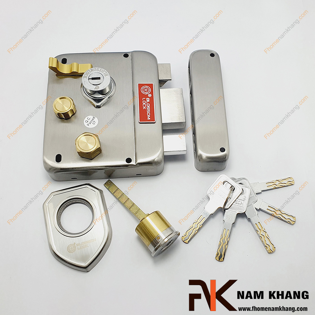 Khóa cổng cao cấp INOX304 NK583KC-2M là dòng khóa hộp được sử dụng trên các dạng cửa cổng sắt, nhôm, inox hoặc các chất liệu gỗ.