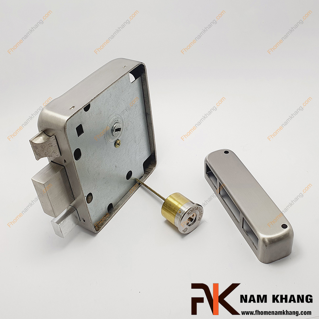 Khóa cổng cao cấp INOX304 NK583KC-2M là dòng khóa hộp được sử dụng trên các dạng cửa cổng sắt, nhôm, inox hoặc các chất liệu gỗ.