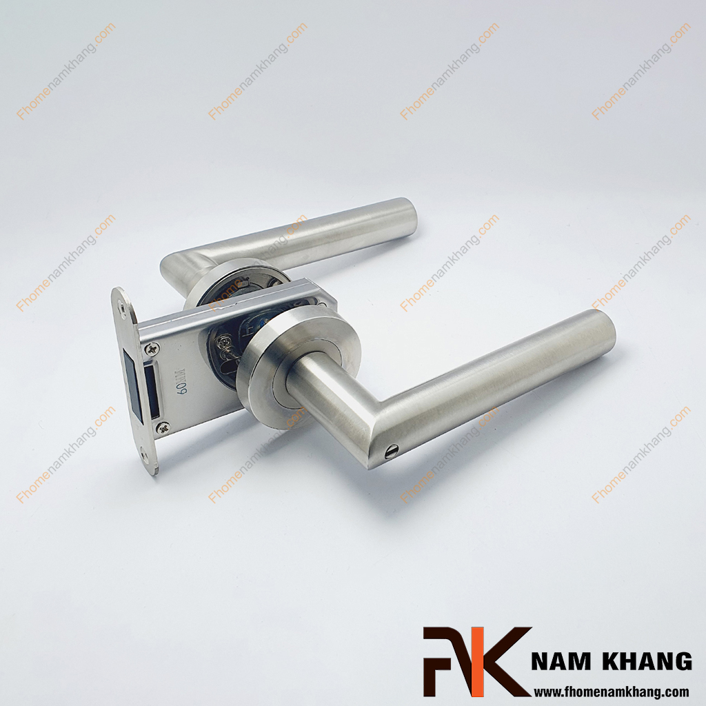 Khóa cửa tay gạt thân tròn inox NK504-TC Bộ khóa cửa có thiết kế hiện đại với chất liệu kim loại không gỉ, bề mặt hoàn thiện mờ xước giúp tăng vẻ sang trọng và hạn chế bám dấu vân tay.