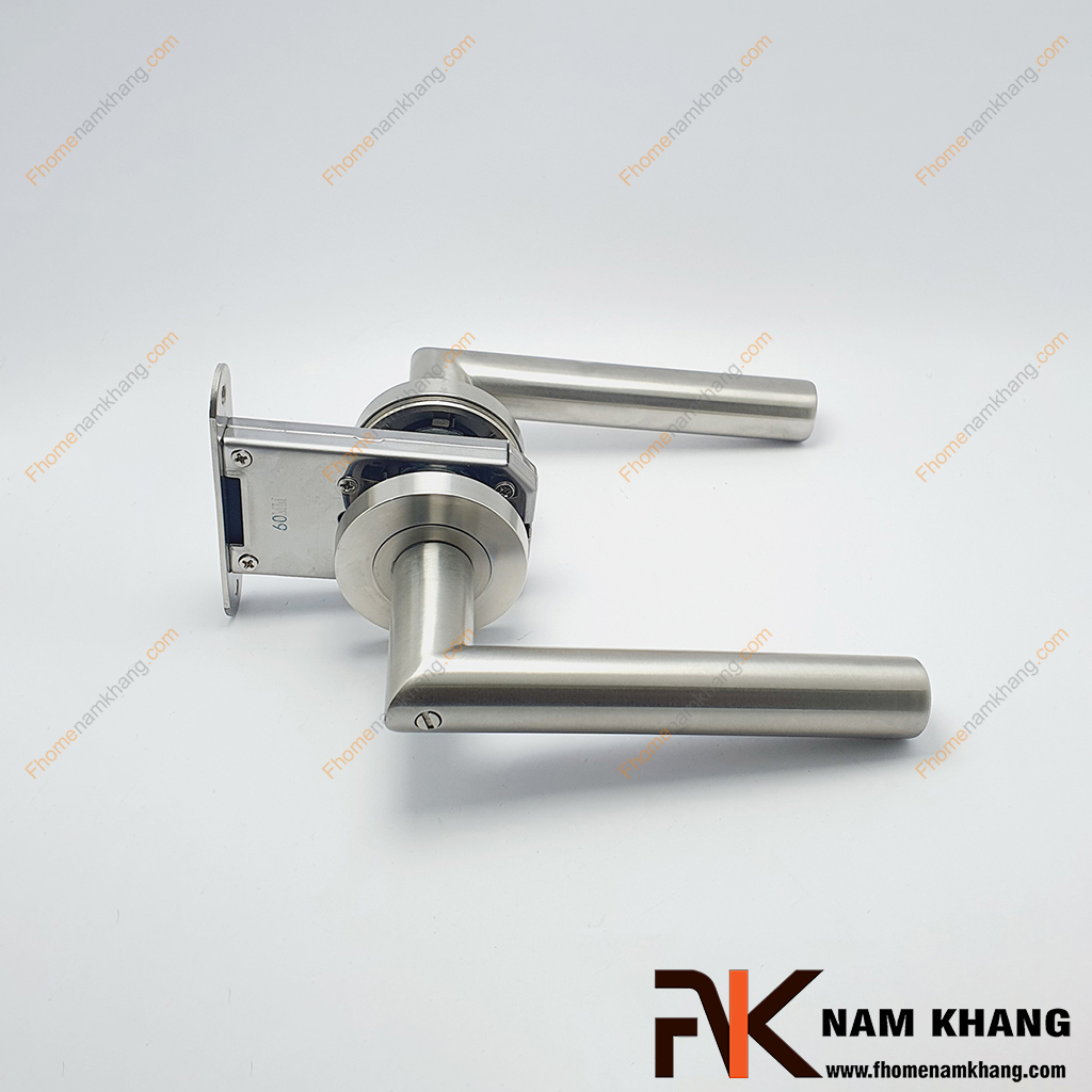 Khóa cửa tay gạt thân tròn inox vệ sinh NK504-TVS Bộ khóa cửa có thiết kế hiện đại với chất liệu kim loại không gỉ, bề mặt hoàn thiện mờ xước giúp tăng vẻ sang trọng và hạn chế bám dấu vân tay.