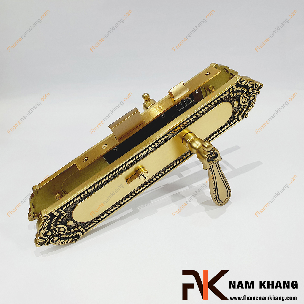 Khóa cửa cao cấp từ chất liệu đồng phối hoa văn cổ điển hoàng gia NK582L-OR là mẫu khóa cửa tầm trung với kích thước chuyên dùng cho cửa chính trong không gian nhà ở