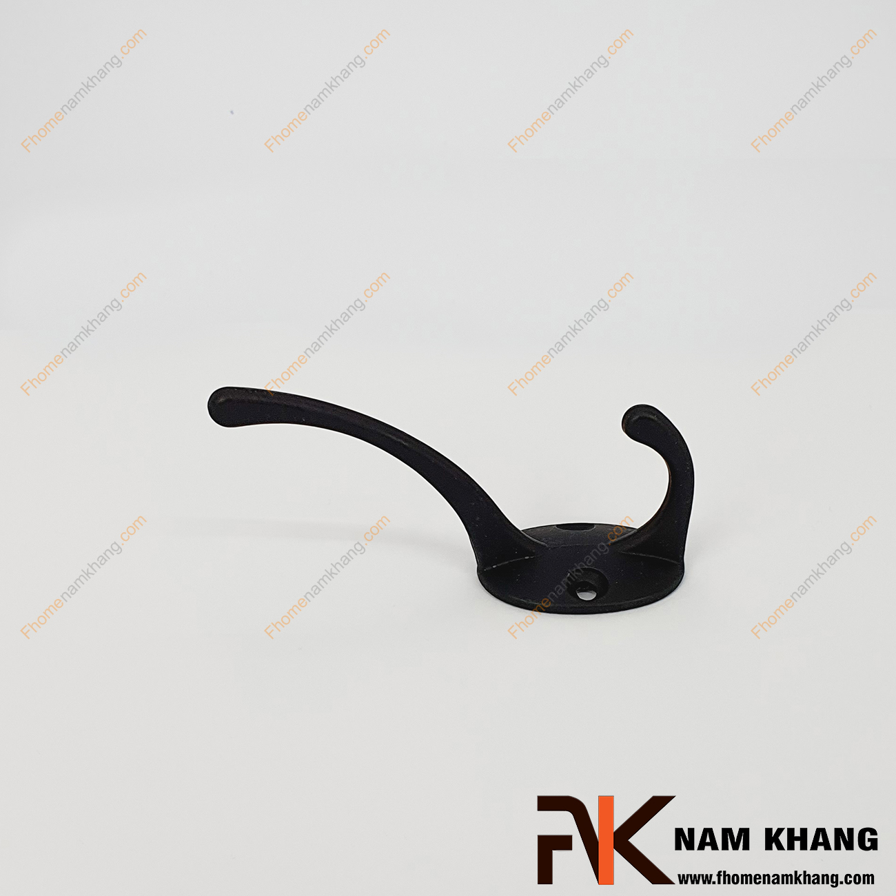 Móc gắn tường đế tròn màu đen NK119-D là một dạng móc treo dạng dẹp nhỏ gọn, tiện lợi, các góc cạnh bo tròn mang độ an toàn và thẩm mỹ cao.