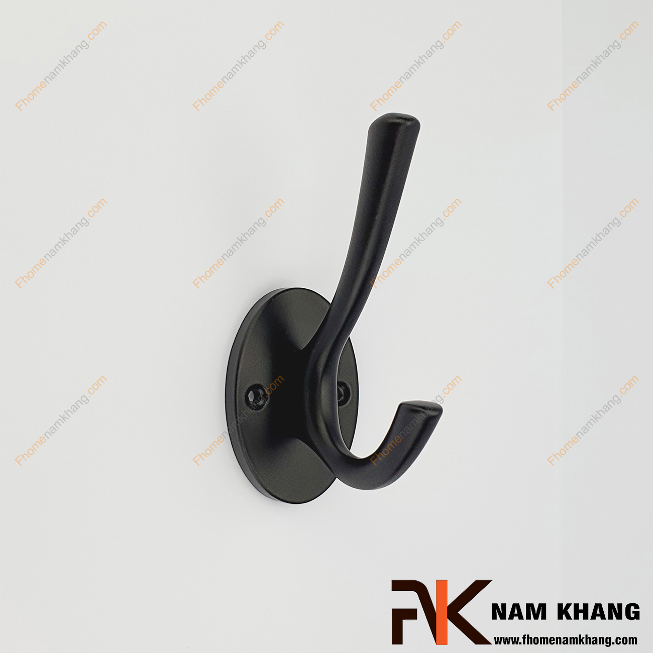 Móc treo tường dạng tròn trơn màu đen NK117E-DT, kiểu dáng móc treo được thiết kế từ thanh tròn đặc và đế được bo tròn thẩm mỹ. 