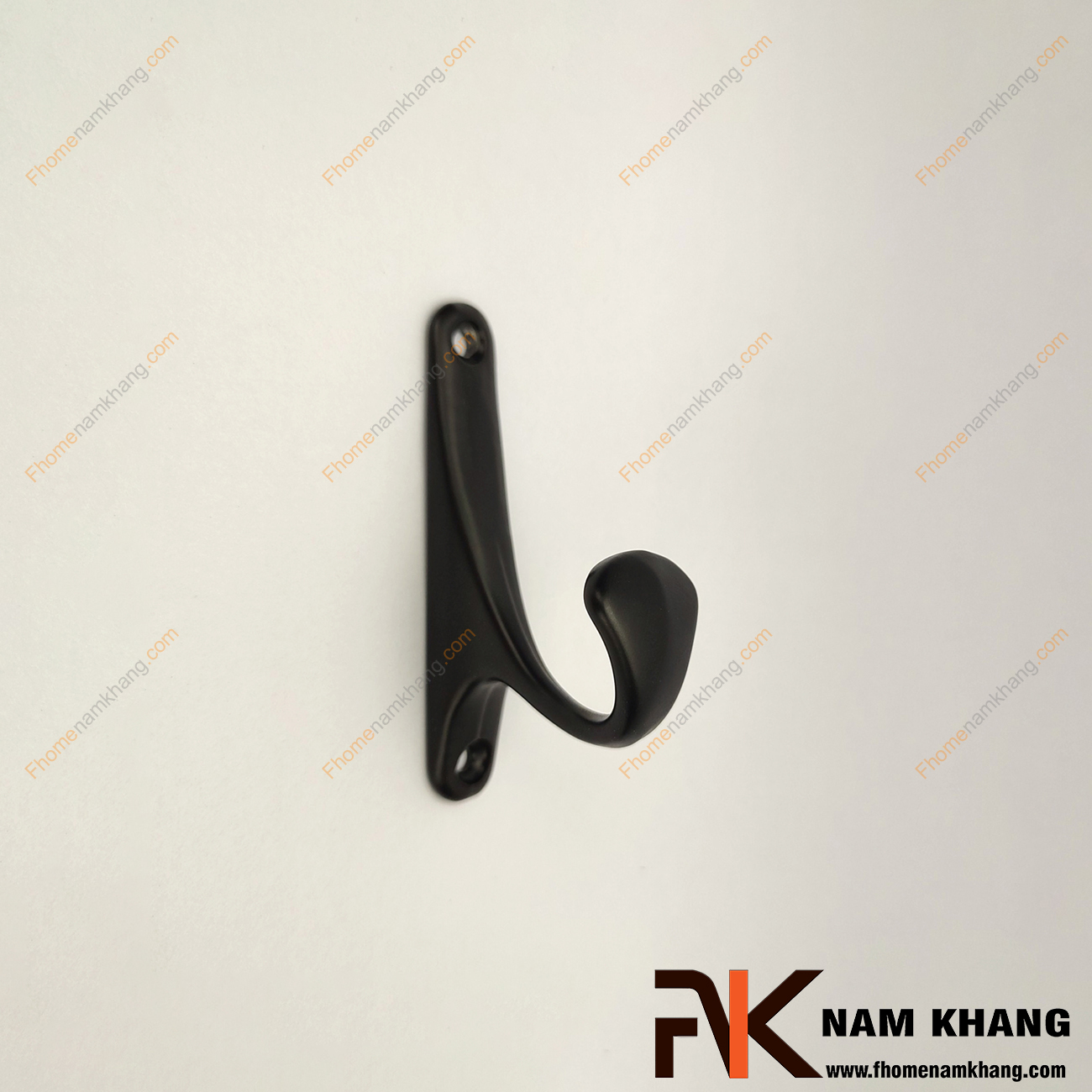 Móc treo tường dạng đơn thông dụng màu đen NK121N-D- dòng móc treo nhỏ gọn thường được sử dụng treo móc nhiều dạng sản phẩm và có thể sử dụng để trang trí