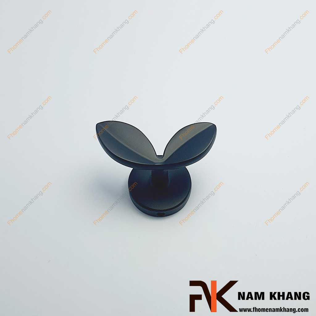 Móc treo tường hình lá màu đen NK124HL-D - Phần đầu móc được thiết kế mô phỏng hình hai chiếc lá tạo cảm giác mềm mại, thanh lịch nhưng vẫn độc đáo. 