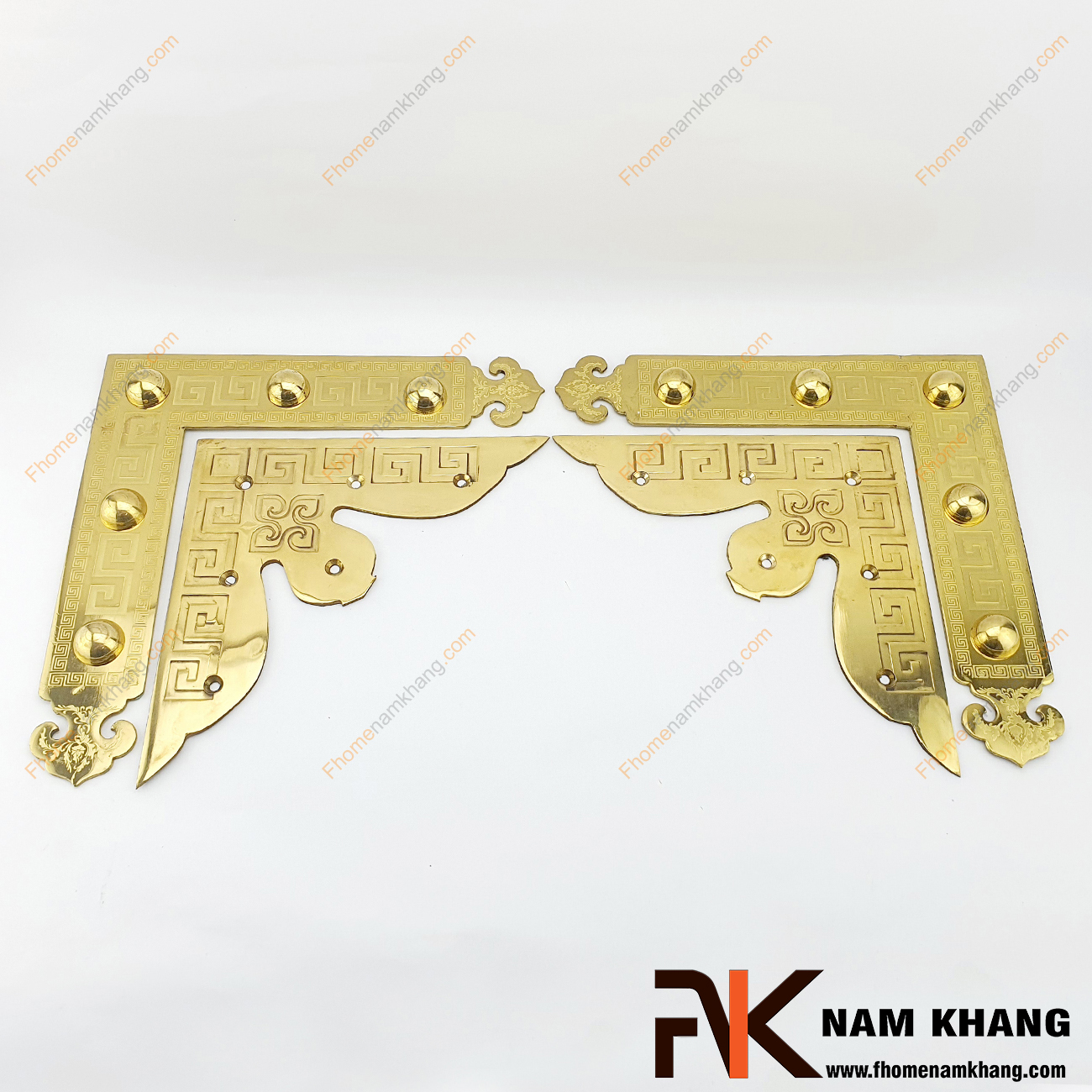 Ke góc cửa gỗ bằng đồng cao cấp NK188-25KVHV là sản phẩm chuyên sử dụng trên các cánh cửa lớn, cả dạng cửa 2 cánh và 4 cánh.