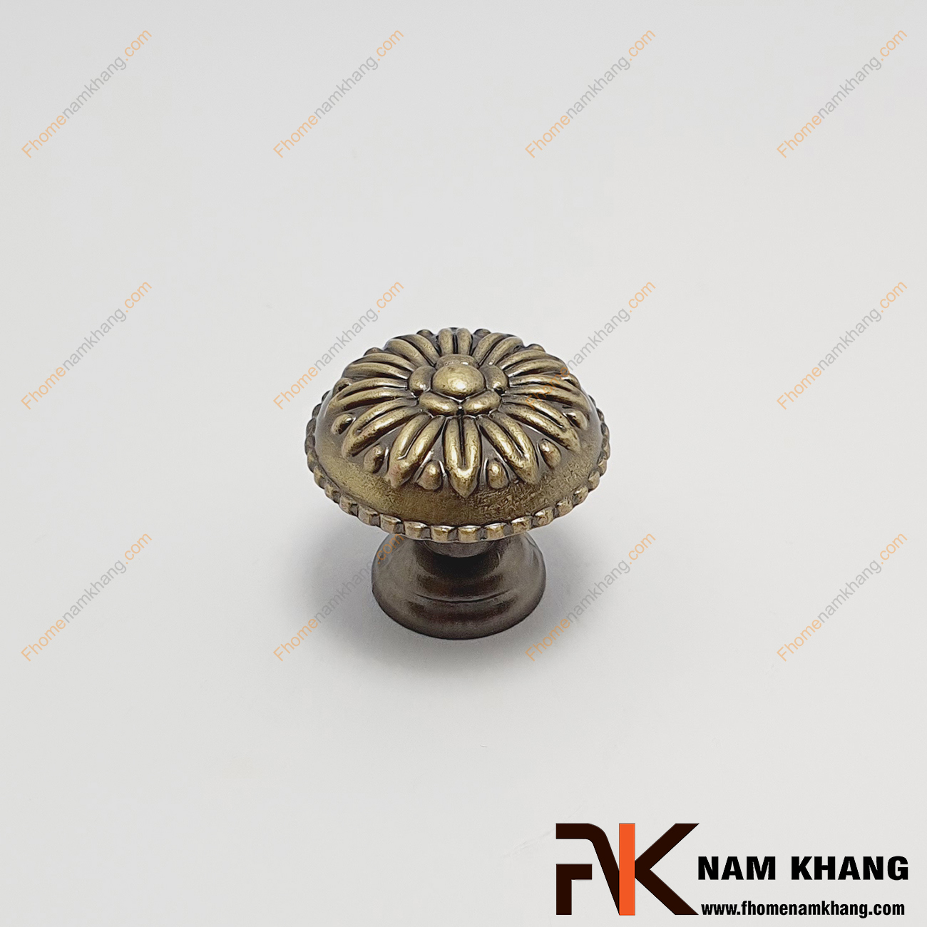 Núm cửa tủ hoa cổ điển màu xanh rêu NK048-RX dạng núm tròn đơn giản nhỏ gọn với họa tiết hoa xoay tròn đồng tâm dễ nhìn