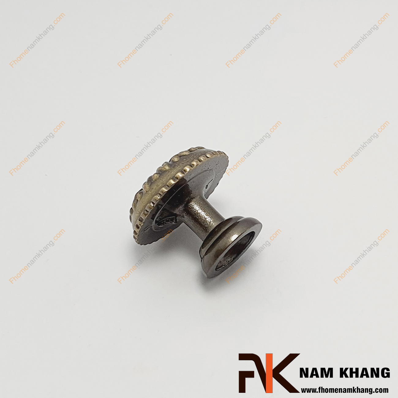 Núm cửa tủ hoa cổ điển màu xanh rêu NK048-RX dạng núm tròn đơn giản nhỏ gọn với họa tiết hoa xoay tròn đồng tâm dễ nhìn