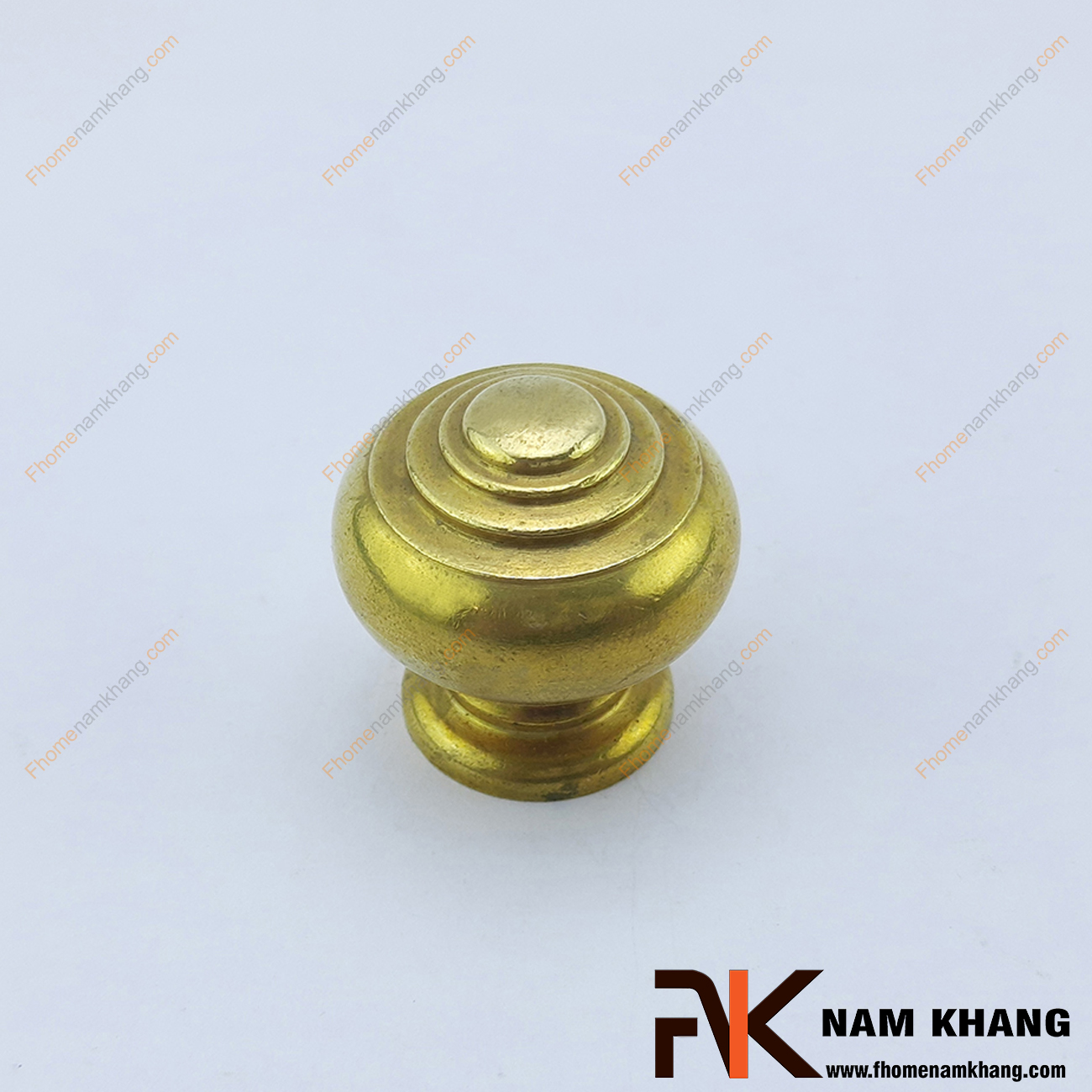 Núm nắm tủ đồng đầu tròn NKD047 có biên dạng cầu tròn, đây là một dạng tay nắm tủ đồng vàng tượng trưng cho sự tròn đầy, tượng trưng cho tài lộc và sự sung túc. 
