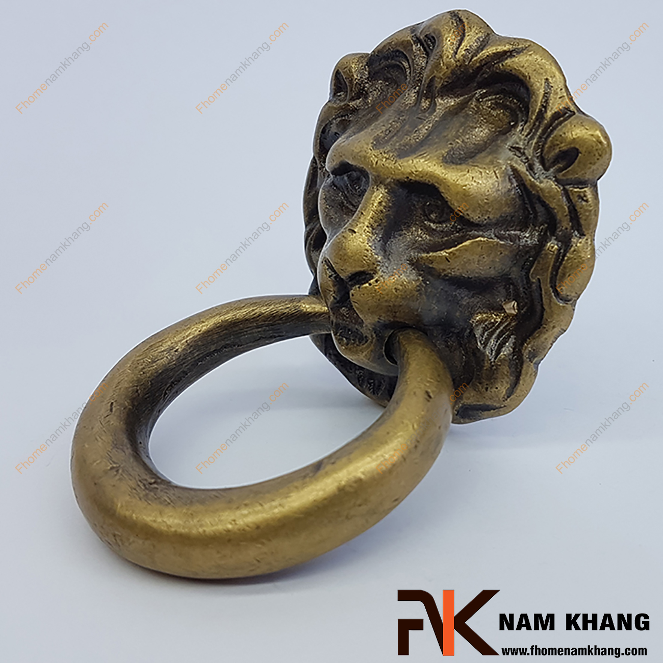 Núm đồng đầu sư tử NKD042 là một sản phẩm nội thất được chế tạo lấy cảm hứng từ sự uy quyền của loài sư tử dũng mãnh