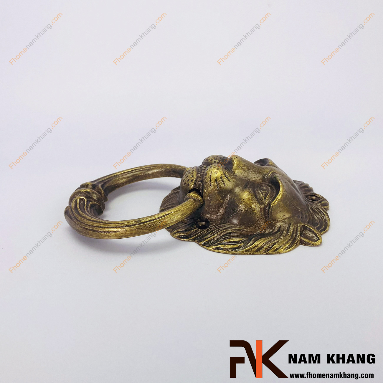 Núm đồng đầu sư tử NKD096 là một sản phẩm nội thất được chế tạo lấy cảm hứng từ sự uy quyền của loài sư tử dũng mãnh.