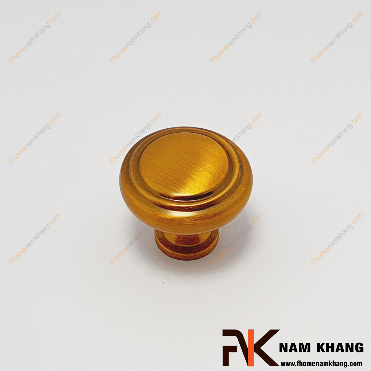 Núm cửa tủ dạng tròn viền màu cafe NK337L-CF dáng núm cửa tủ tròn đầy với thiết kế phần đỉnh và thân có đường viền lõm bao quanh làm điểm nhấn lớn cho sản phẩm núm nắm cửa tủ.