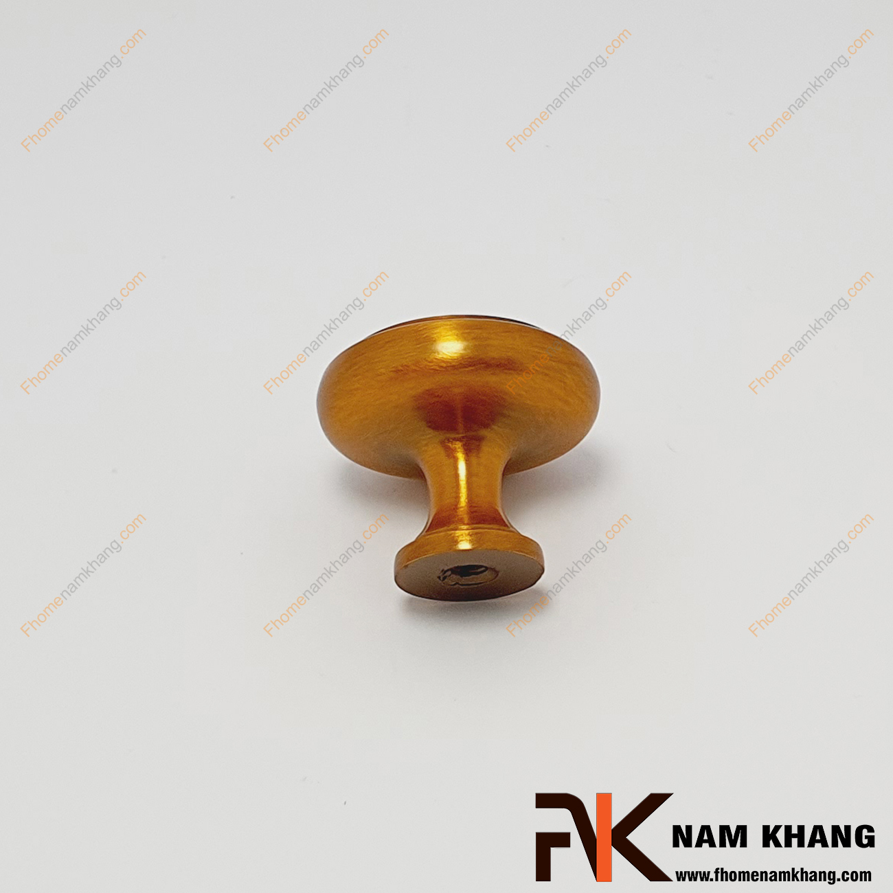 Núm cửa tủ dạng tròn viền màu cafe NK337L-CF dáng núm cửa tủ tròn đầy với thiết kế phần đỉnh và thân có đường viền lõm bao quanh làm điểm nhấn lớn cho sản phẩm núm nắm cửa tủ.