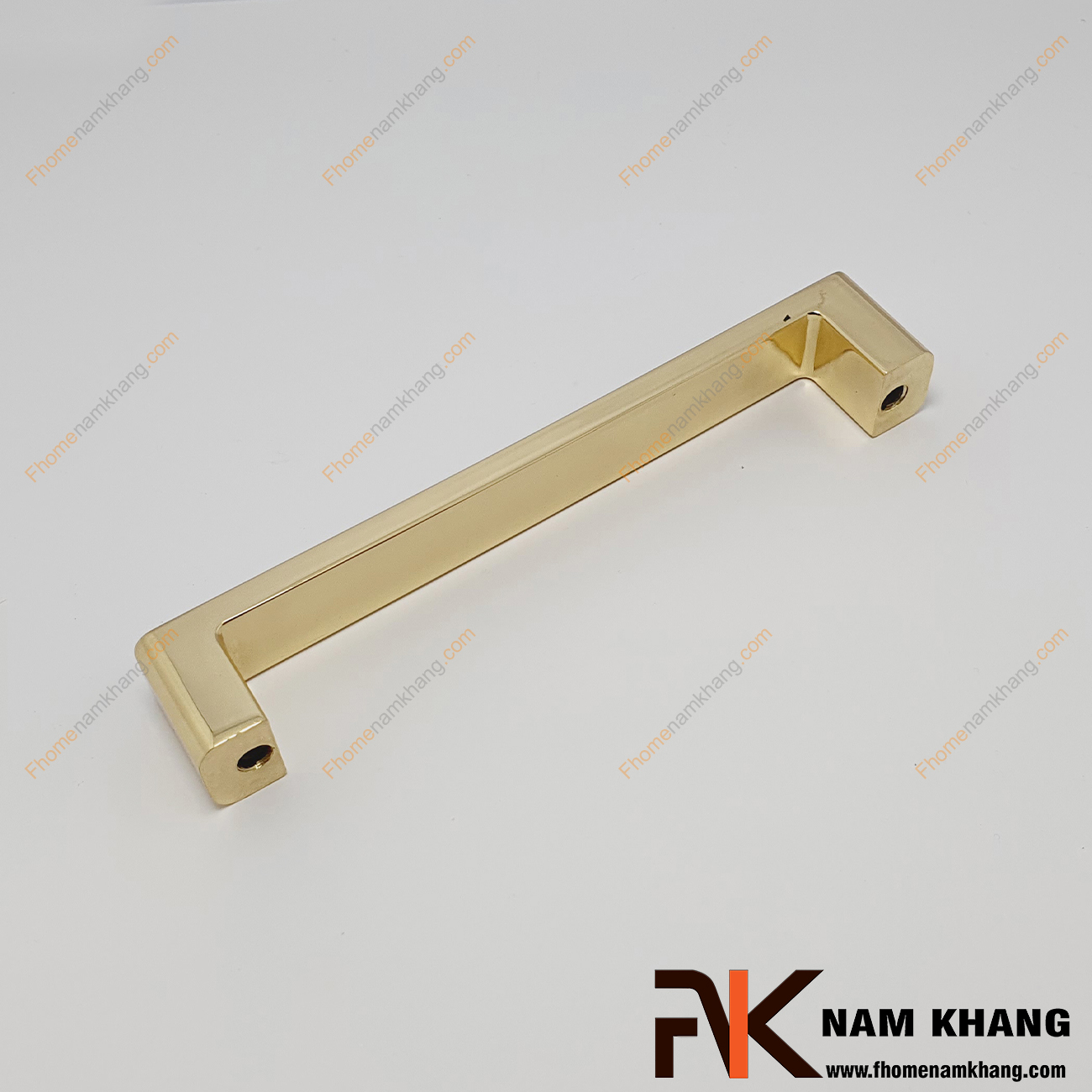 Tay nắm tủ phối hợp đế vàng bóng NK398L-DCN - dòng tay nắm tủ đặc trưng cho thiết kế tay nắm tủ lắp ghép từ 2 phần riêng biệt ấn tượng hút điểm nhìn.
